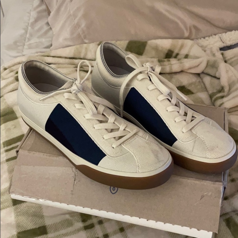 New Rothy’s lace ups- black berry block